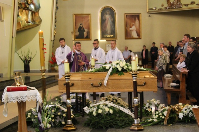 Ostatnie pożegnanie śp. ks. Tomasza Chudego w Bielsku-Białej