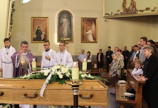 Ostatnie pożegnanie śp. ks. Tomasza Chudego w Bielsku-Białej