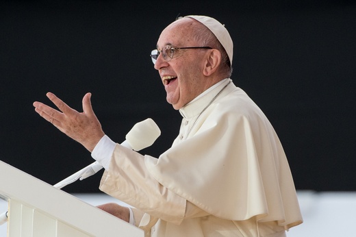 Ze świętymi i Franciszkiem na Błoniach