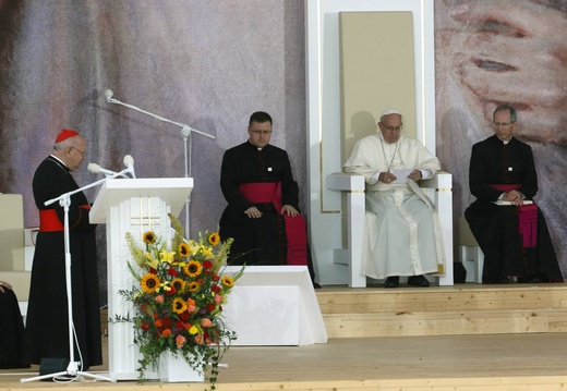 Młodzi zmierzają na Błonia na spotkanie z papieżem