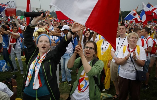 Młodzi zmierzają na Błonia na spotkanie z papieżem