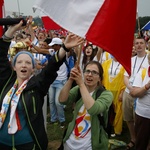 Młodzi zmierzają na Błonia na spotkanie z papieżem