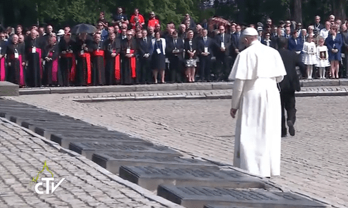 Papież w byłym obozie Auschwitz-Birkenau