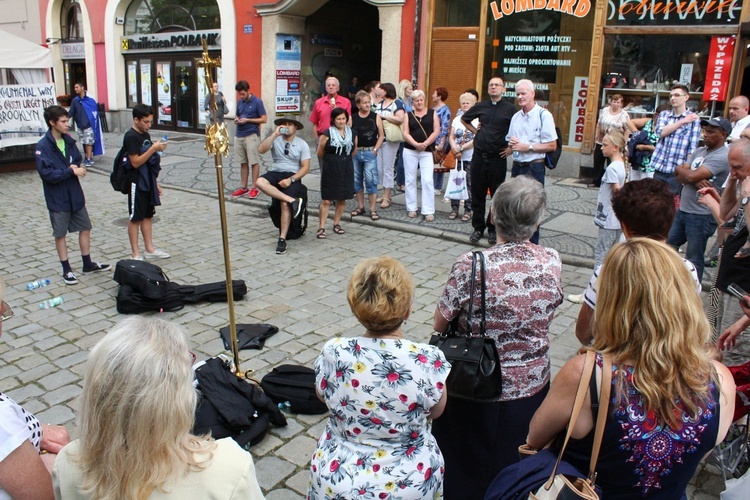 Amerykanie na świdnickim rynku