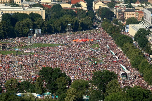 Droga Krzyżowa na Błoniach