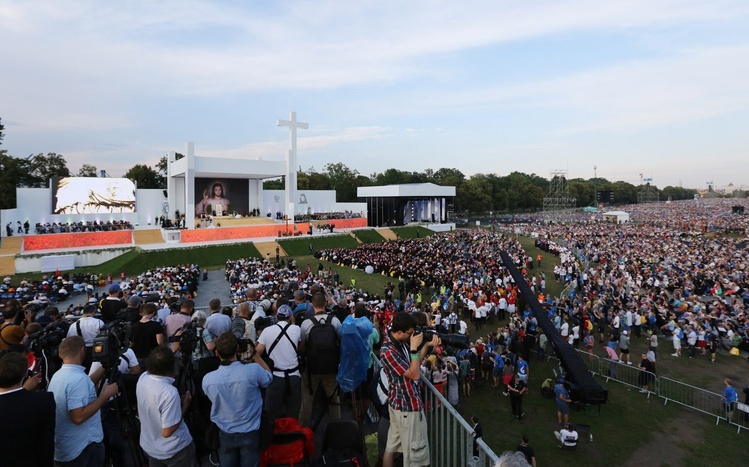 Droga Krzyżowa na Błoniach