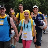 Pelgrzymi ŚDM idą na Brzegi