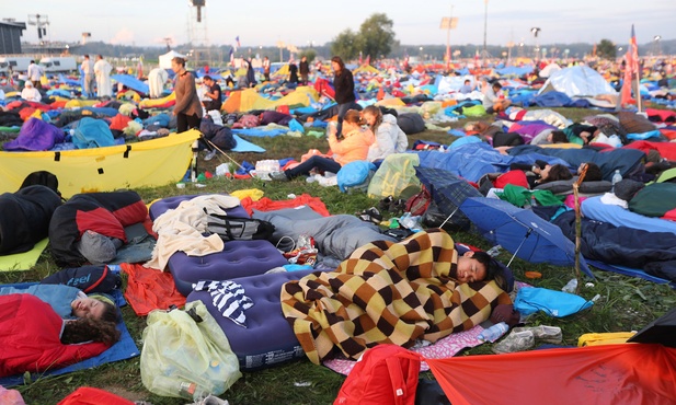 Czuwanie, noc i poranek w relacji uczestników