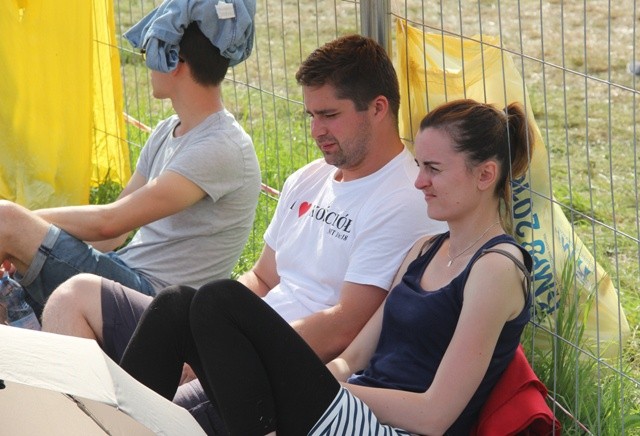 Franciszek posyła młodych