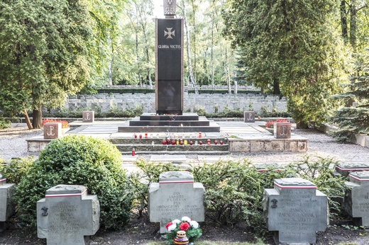 Powązki Wojskowe - powstańcza nekropolia