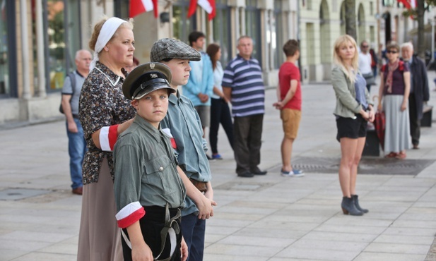 Godzina "W" ku czci bohaterów