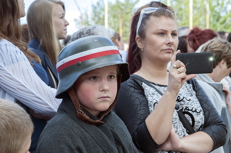 Rocznica powstania warszawskiego w Sianowie