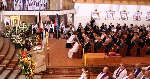 Pogrzeb twórcy "Radosnej Nowiny"