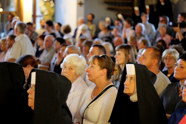 Początek pożegnania kard. Macharskiego