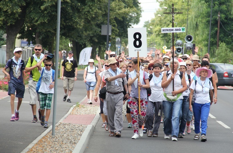 71. Pielgrzymka Rybnicka - dzień pierwszy - wymarsz grup 3-8