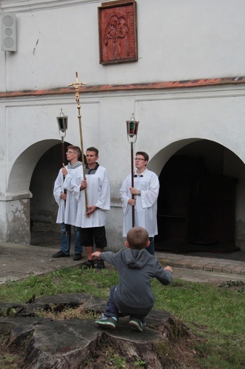 Msza św. za ojczyznę i Apel Poległych w Miedniewicach