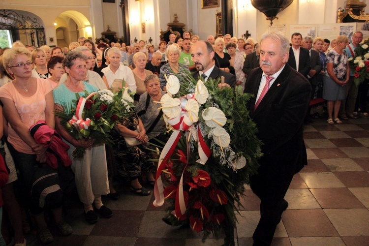 Msza św. za ojczyznę i Apel Poległych w Miedniewicach