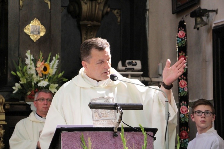 Msza św. za ojczyznę i Apel Poległych w Miedniewicach