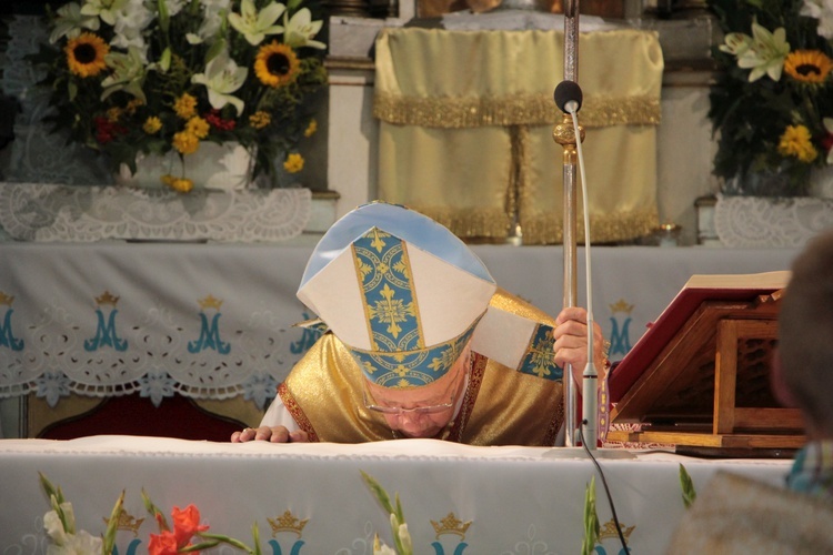 Msza św. za ojczyznę i Apel Poległych w Miedniewicach