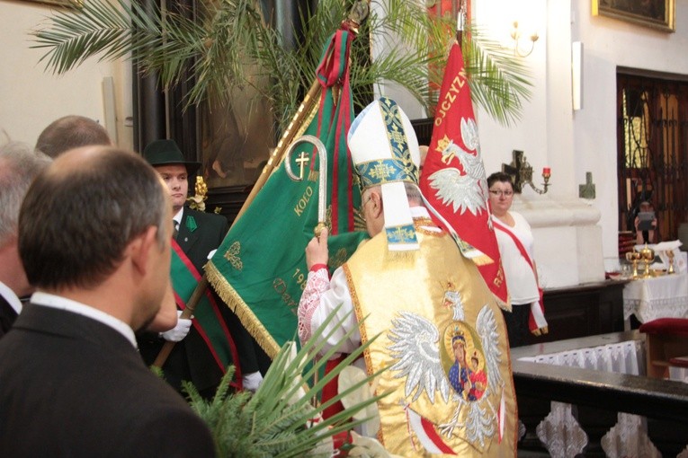 Msza św. za ojczyznę i Apel Poległych w Miedniewicach