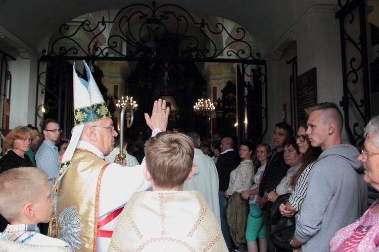 Msza św. za ojczyznę i Apel Poległych w Miedniewicach