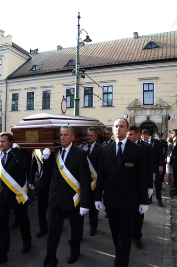 Uroczystości pogrzebowe kard. Macharskiego - kościół franciszkanów