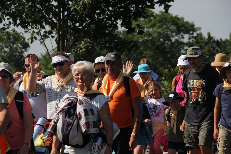 71. Pielgrzymka Rybnicka - dzień drugi (Czekanów - Górniki; grupy 5 i 7).