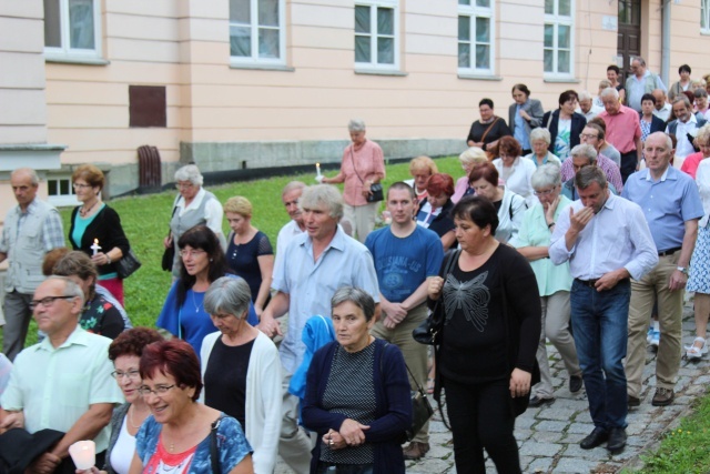 Pielgrzymi ŚDM z Afryki z bp. Kusym w Cieszynie