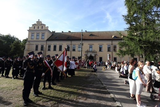 Kondukt żałobny kard. Macharskiego