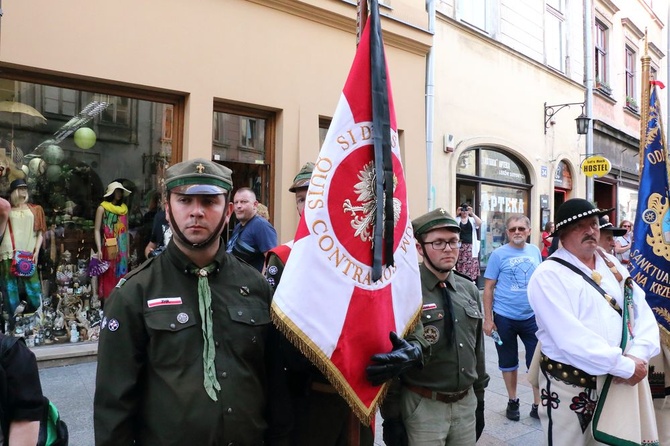 Kondukt żałobny kard. Macharskiego - 2 cz.