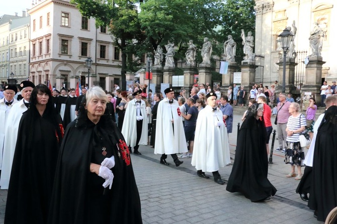 Kondukt żałobny kard. Macharskiego - 2 cz.