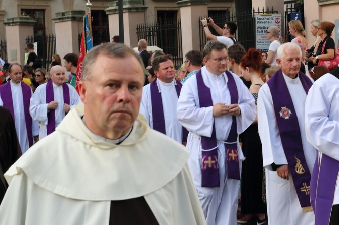 Kondukt żałobny kard. Macharskiego - 2 cz.