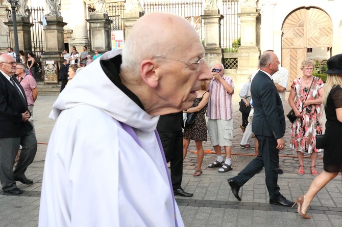 Kondukt żałobny kard. Macharskiego - 2 cz.