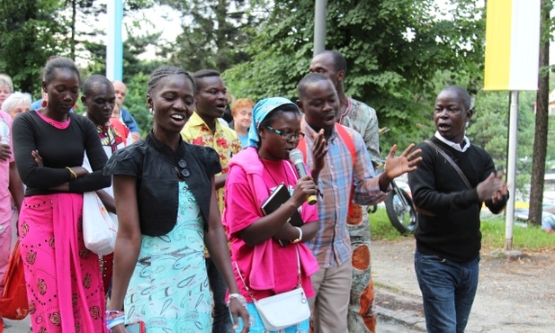 Goście z Afryki w cieszyńskiej procesji odpustowej