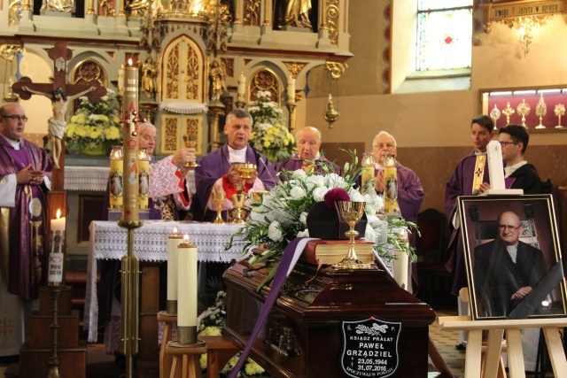 Pogrzeb śp. ks. prał. Pawła Grządziela w Mazańcowicach