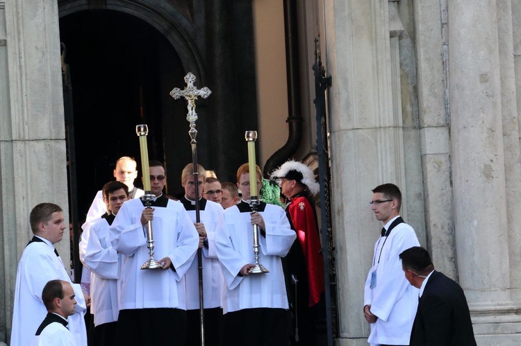 Wawelski pogrzeb kard. Franciszka Macharskiego - cz. 1