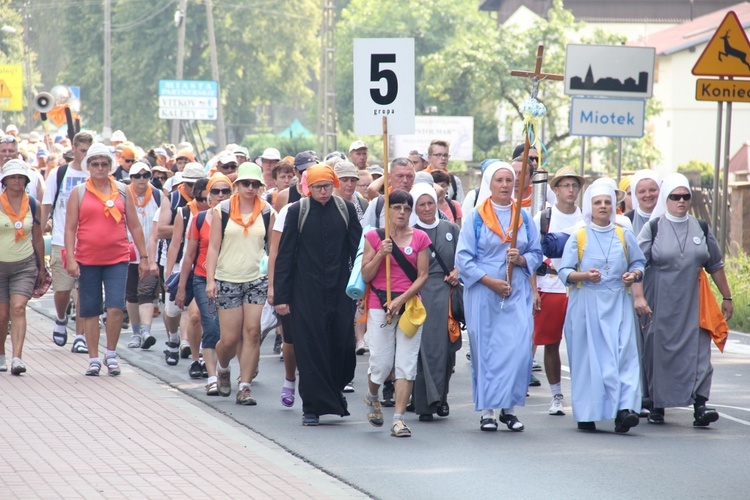 71. Pielgrzymka Rybnicka - dzień trzeci (wyjście z Miotka)