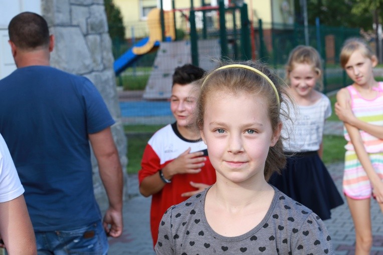 Dzieci ze Stróż na oazie w Zbludzy