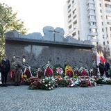 Pomnik Ofiar Rzezi Woli - uroczystości pod pomnikiem