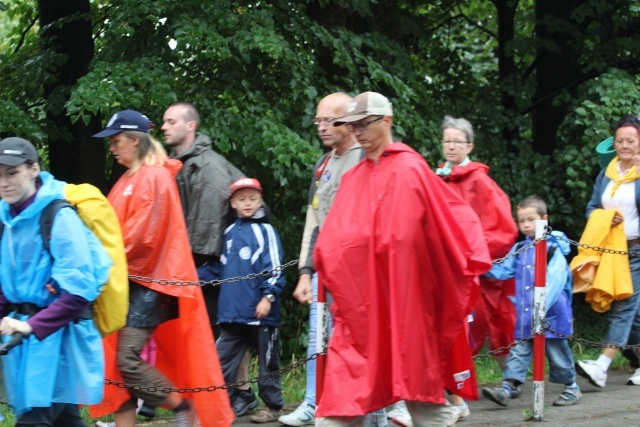 25. piesza pielgrzymka na Jasną Górę wyruszyła z Hałcnowa