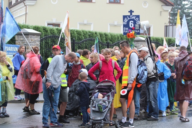 25. piesza pielgrzymka na Jasną Górę wyruszyła z Hałcnowa