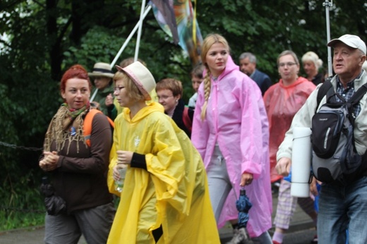 25. piesza pielgrzymka na Jasną Górę wyruszyła z Hałcnowa