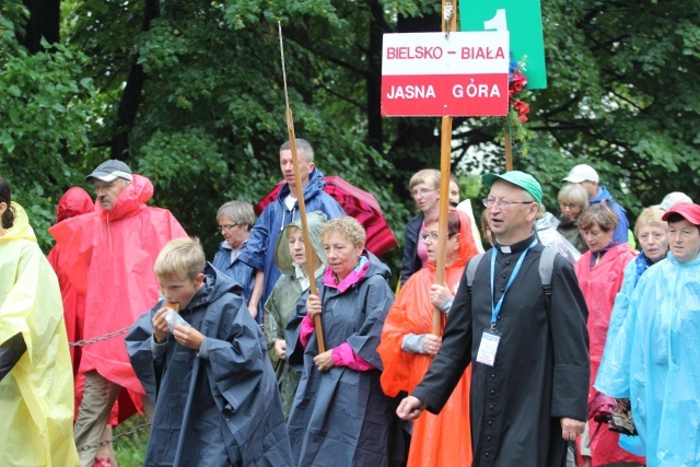 25. piesza pielgrzymka na Jasną Górę wyruszyła z Hałcnowa