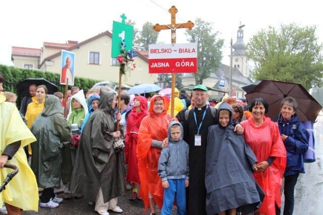 25. piesza pielgrzymka na Jasną Górę wyruszyła z Hałcnowa