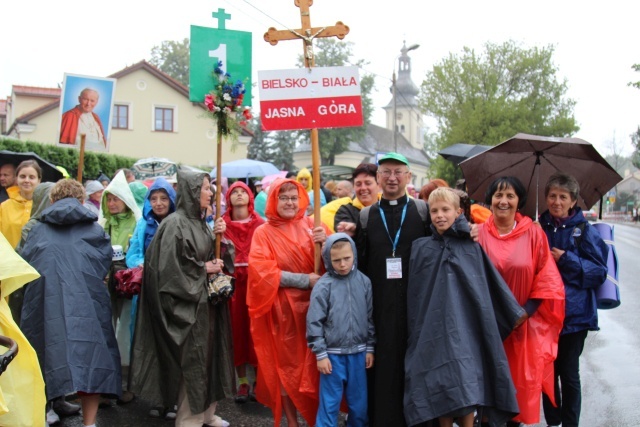 25. piesza pielgrzymka na Jasną Górę wyruszyła z Hałcnowa