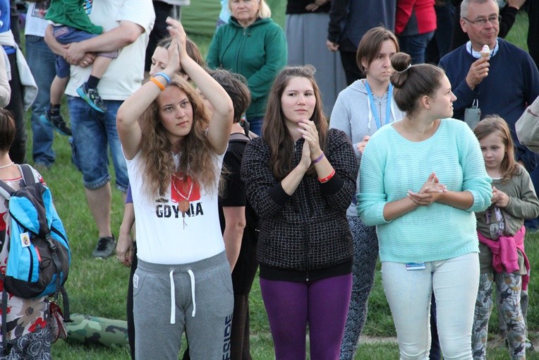 Pole namiotowe i koncert w Kluczborku