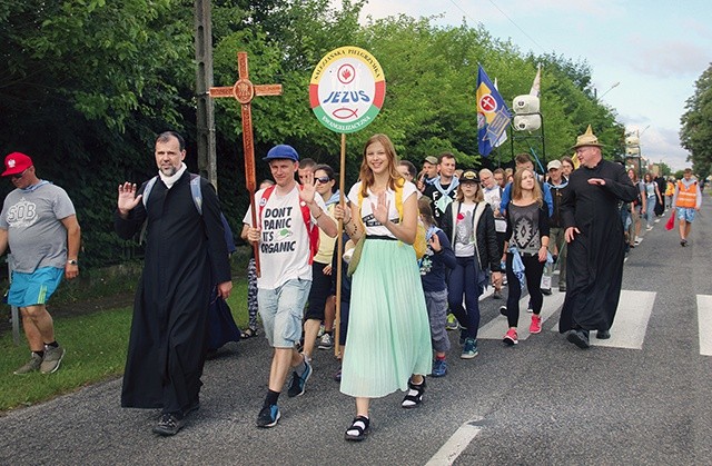 ▲	Podczas drogi nie ma czasu na nudę i smutek, bo SPE to radość i entuzjazm wiary. 