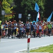 Pielgrzymi janowscy na trasie.