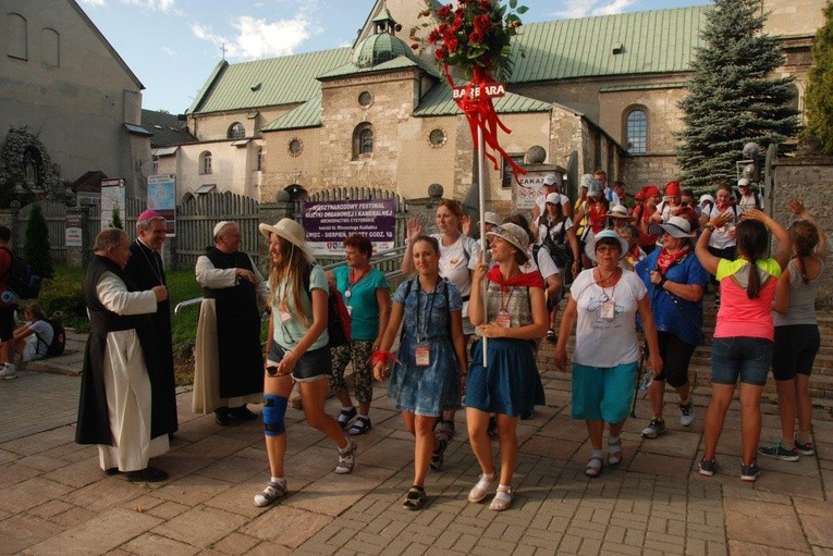 Pielgrzymi w połowie trasy 