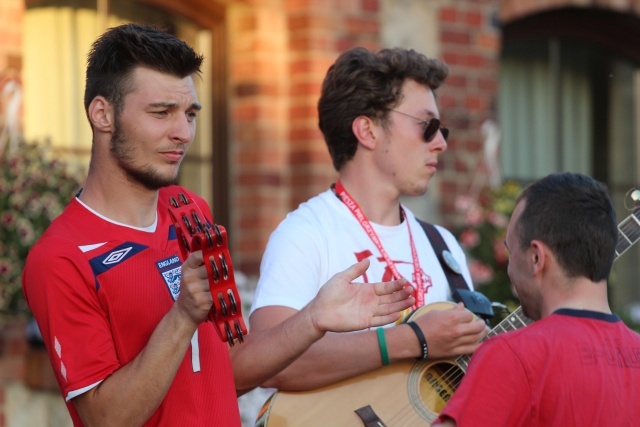 Pogodny wieczór cieszyńskich pątników w Kochłowicach